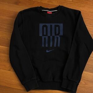 Nike Men's Black and Blue Crewneck Sweatshirt
